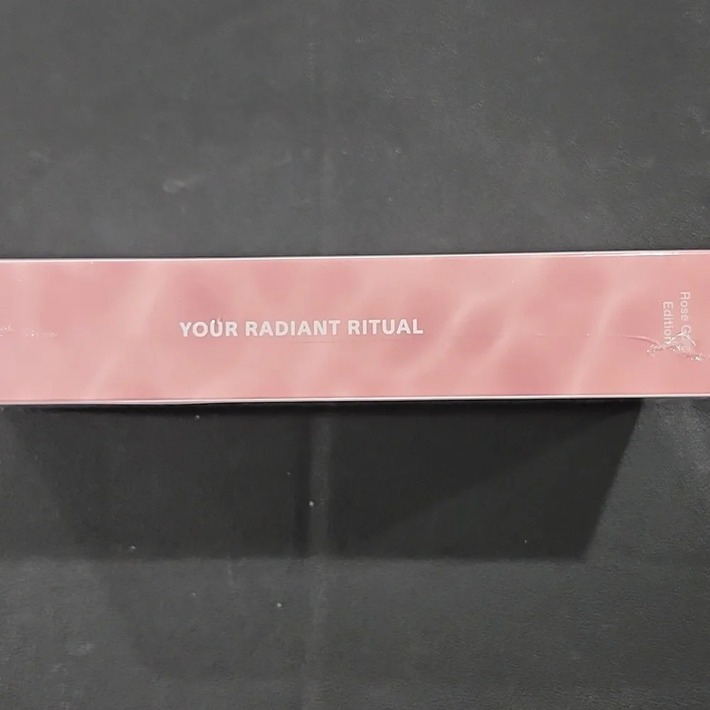 Solawave - 4-in-1 Anti-Aging Radiant Skincare Wand upc # 850035134887 new/sealed - Picture 4 of 6